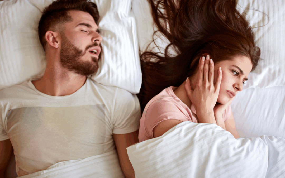 Russare in vacanza: i segnali notturni che possono rivelare un&rsquo;apnea del sonno